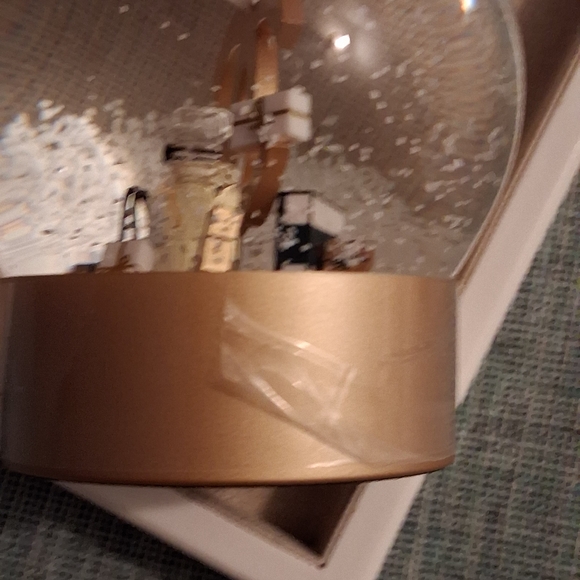 Chanel Gold Snow Globe 2025 with Gift Box WAS / GWP - Picture 3 of 7